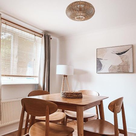 Hollybush Apartment, By Solace Stays نيوبورت المظهر الخارجي الصورة