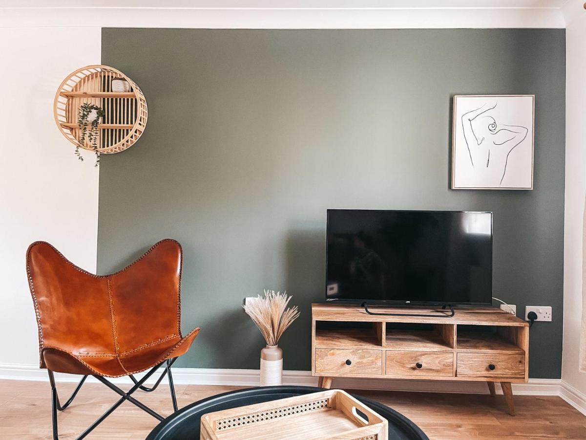 Hollybush Apartment, By Solace Stays نيوبورت المظهر الخارجي الصورة