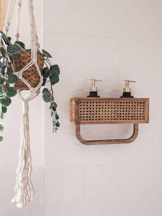 Hollybush Apartment, By Solace Stays نيوبورت المظهر الخارجي الصورة
