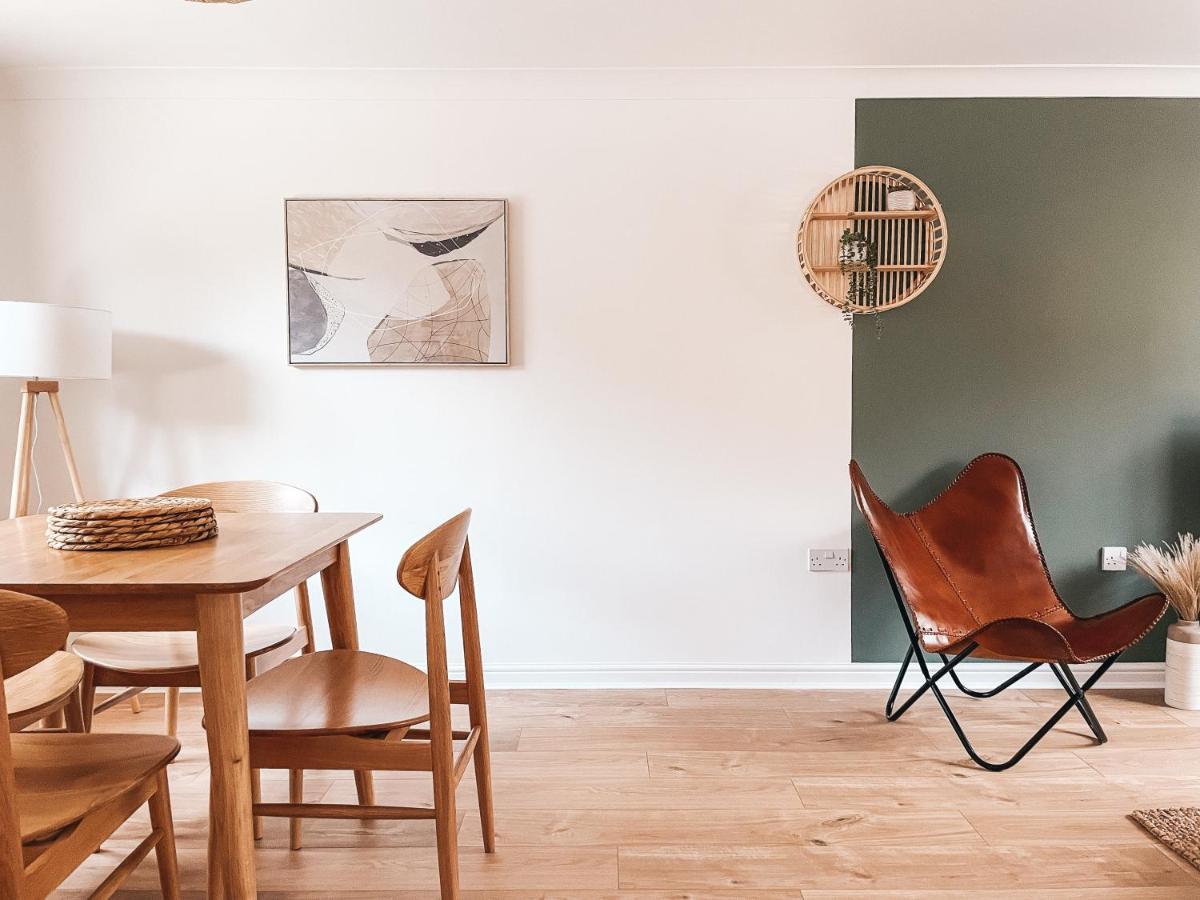 Hollybush Apartment, By Solace Stays نيوبورت المظهر الخارجي الصورة