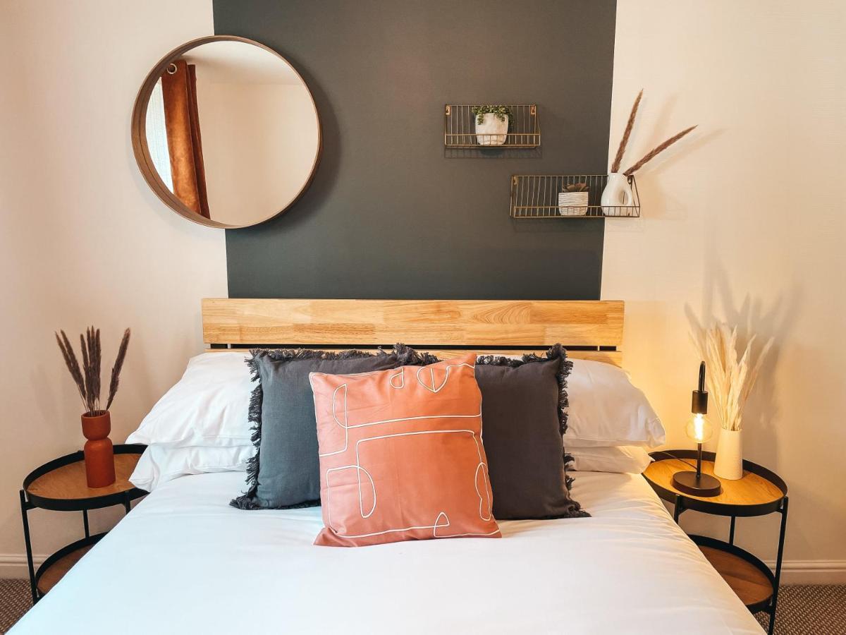 Hollybush Apartment, By Solace Stays نيوبورت المظهر الخارجي الصورة